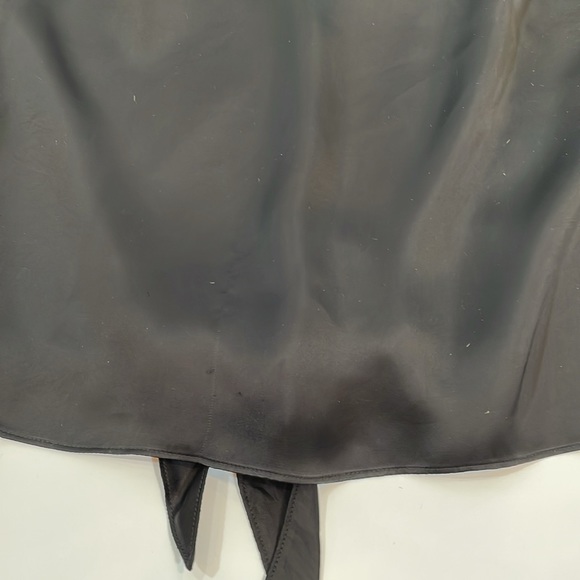 Wilfred Aritzia Blouse Top Shirt M Black Silky Cupro Fabric Sustainable Vegan. - Picture 11 of 12